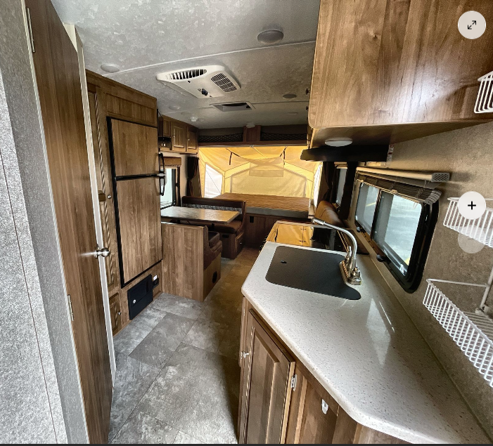 USED 2019 FOREST RIVER RV ROCKWOOD ROO 233S