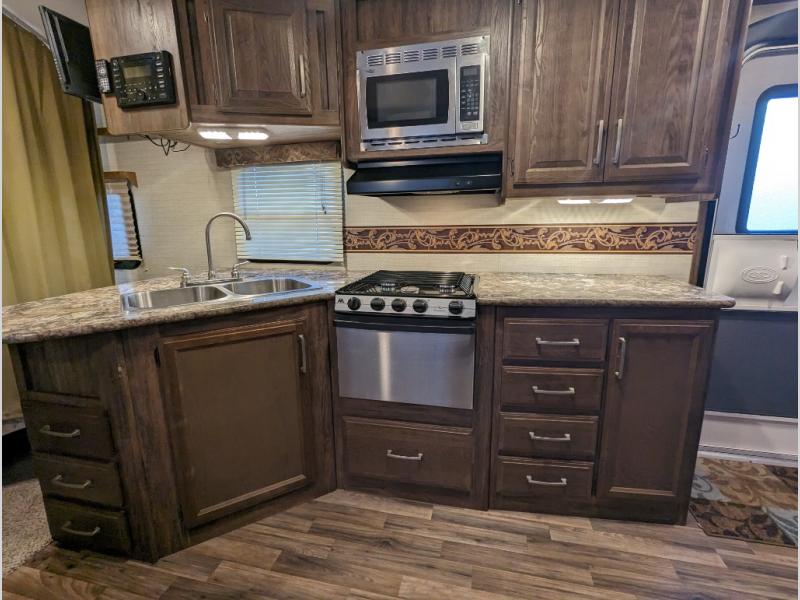 USED 2015 KEYSTONE RV COUGAR X-LITE 21RBS